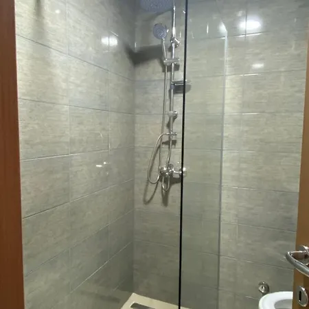 Appartamento Viridian Three Apartment, *