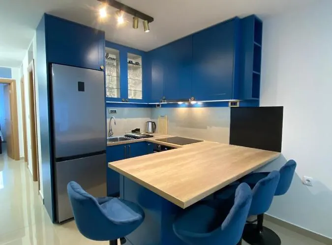 Viridian Three Apartment, شقة فاليفو